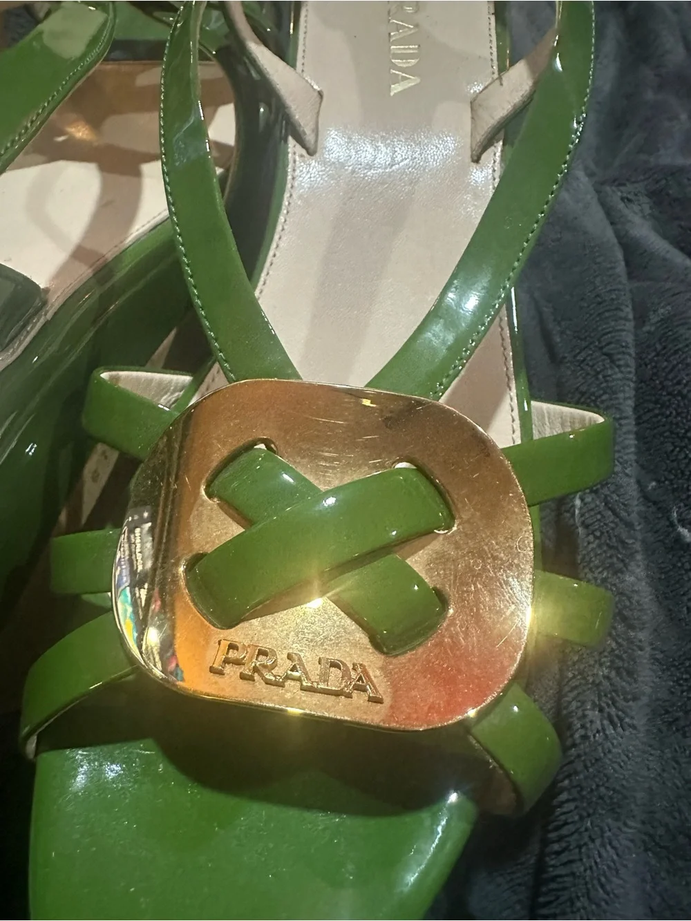 Prada Green Patent Leather Slingback Wedge Heels -Gold Logo Buckle-Sz 39 - Picture 3 of 5